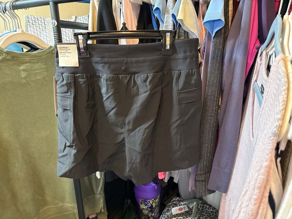CALIA Journey Collection TrueLight Cargo Mid-Rise Shorts Pure Black - Picture 2 of 4